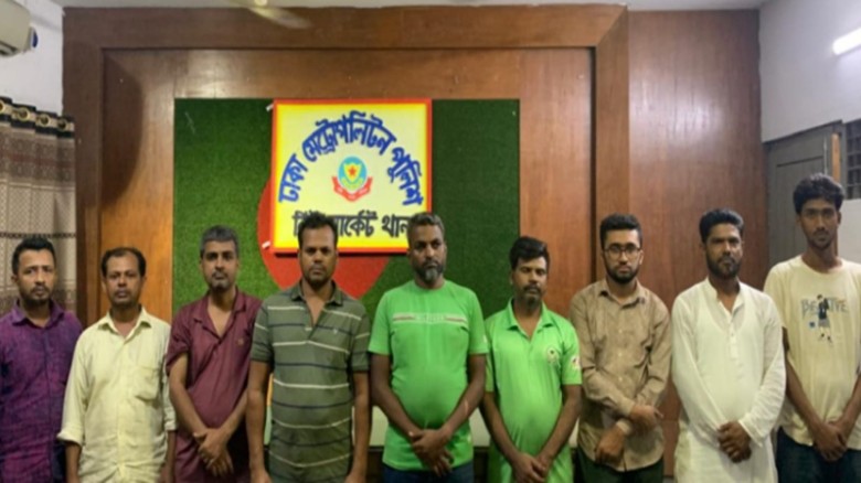 রাজধানীর নিউমার্কেট ও পল্লবী এলাকায় পুলিশের বিশেষ অভিযান, গ্রেপ্তার ৩০